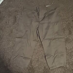 Style & Co. Women's Brown Capris size 16
